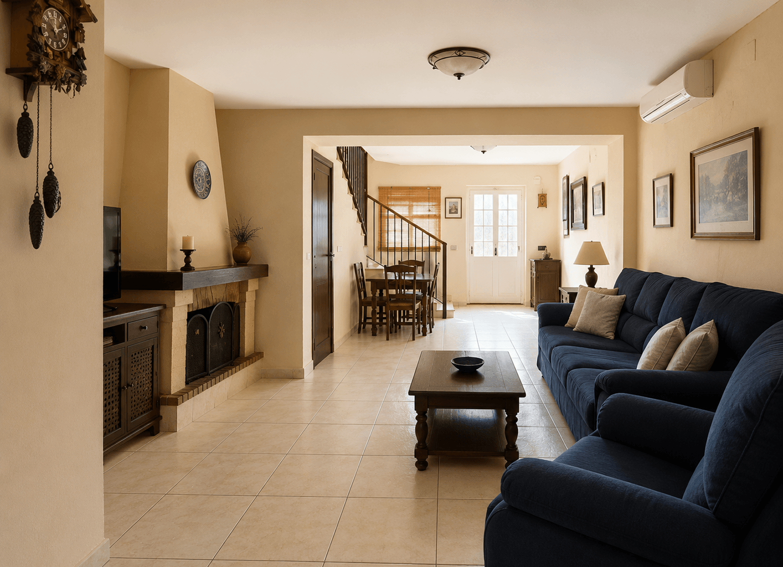 Living room before redesign